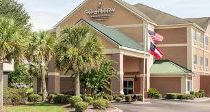 Set in a stately brick building in the historic district, this elegant hotel is adjacent to the famous olde pink house restaurant, 3 blocks from river street. Book Country Inn Hotels In Savannah Ga Off I 95 Radisson Hotels Usa