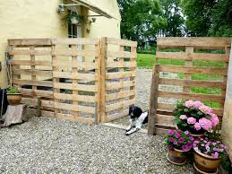 easy pallet fence ideas for outdoor es