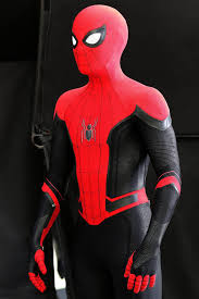 Following the events of avengers: Spider Man Far From Home Set Video Offers A Look At The Wall Crawler S New Suit In Action Spiderman Marvel Spiderman Spiderman Costume