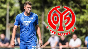 You are on the player profile of adam szalai, mainz. Fix Sturmer Adam Szalai Kehrt Zum 1 Fsv Mainz 05 Zuruck Sportbuzzer De