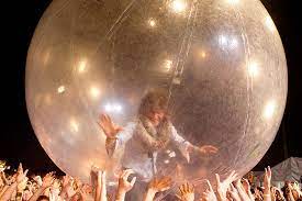 flaming lips perform first e bubble