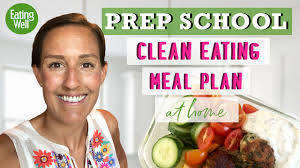 I have conjured up some delicious and easy recipes for breakfast, lunch, dinner, and snacks from the best food bloggers around for you to make a meal plan. 14 Day Clean Eating Meal Plan 1 200 Calories Eatingwell