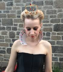 diy queen of hearts costume video
