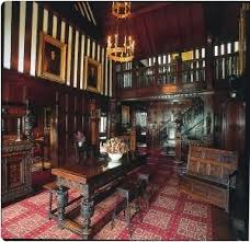 The great hall of a medieval castle was a lavishly decorated large room which was used to entertain guests, serve meals, etc. Eye For Design Decorating Tudor Style