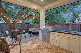 Outdoor Kitchen