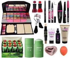 makeup kit box म कअप करन ह पस द त