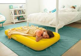 Best Travel Beds For A Toddler Or Baby