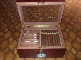 how does a cigar humidor work bottle