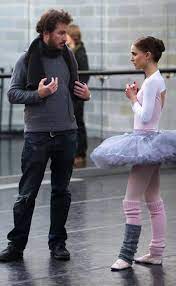 Black swan is a 2010 american psychological horror film directed by darren aronofsky. Fotos Von The Hard Truth About Black Swan E Online Deutschland