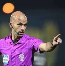 Luís godinho, de évora, é a grande novidade na lista dos 34 árbitros internacionais portugueses para 2017, conhecida este sábado. Refereetip