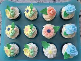 fondant flowers and baby pea