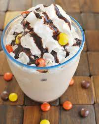 Just like steak n' shake!i had a wonderful experience last tuesday when my cousin treated me to a steak n' shake reese's peanut butter cup milkshake. Reese S Pieces Milkshake Fake Ginger