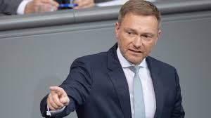 Christian lindner is a career politician who has also worked as a consultant and an internet entrepreneur. Thuringen Christian Lindner Entschuldigt Sich Politik Sz De