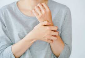 symptoms of mold rash pure