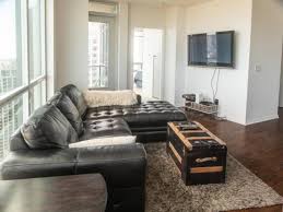 modern 2 bedroom condo with cn tower