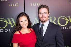Stephen amell biography, you can find info that includes early life, career, awards, achievement, wife, married life, nationality, son, net worth, salary, house the gemini award winner, stephen amell is a canadian actor known for his role as oliver queen / green arrow on the cw superhero series, arrow. C93bqqhgw88rlm