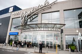 When visiting yorkdale shopping centre today, i find it difficult to realize that it is the same yorkdale was built in an era when many suburbanites shopped at strip malls. Toronto S Yorkdale Mall Reopens After Shots Fired During Altercation The Globe And Mail