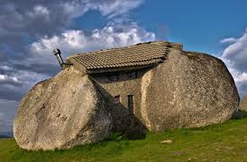 top 10 oldest houses in the world
