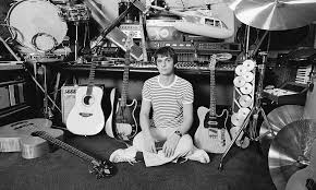 Mike Oldfield - British Synth Icon | uDiscover Music