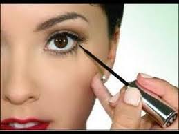 This article brings to you a simple tutorial with pictures on how to apply liquid eyeliner properly. How To Apply Liquid Eyeliner Youtube
