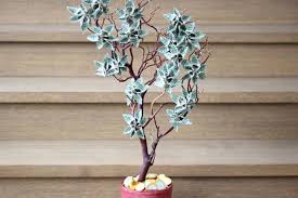 Money trees are tabletop branch arrangements decorated with dollar bills folded into floral shapes. 25 Money Gift Ideas And Creative Ways To Give Cash Finsavvy Panda