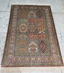 kashmiri carpet makers heap praise on