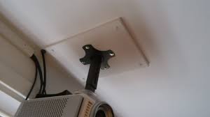 Best Way To Mount A Projector Screen To