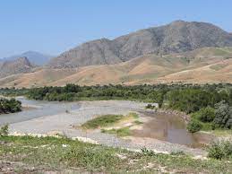 File:Aras River with Nagorno Karabakh-Azerbaijan at Right - Iran at Left -  Iranian Azerbaijan - Iran (7421349614).jpg - Wikimedia Commons