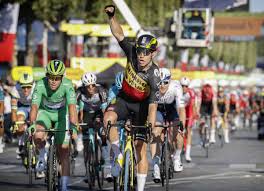 Wout van aert (herentals, 15 de setembro de 1994) é um ciclista profissional belga. Tour De France 2021 Wout Van Aert Gewinnt Schlussetappe Tadej Pogacar Ist Gesamtsieger Cyclingmagazine