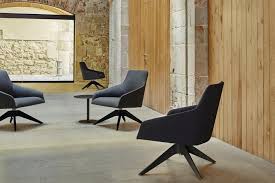 alya lounge chair with wood base low