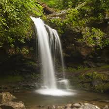 10 stunning family friendly waterfalls