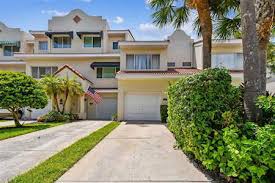 dolphin cove town homes st pete