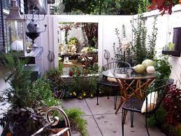 Cozy Intimate Courtyards