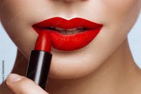 red lips and clic makeup