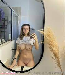 Queenzooe naked