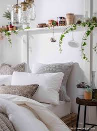 25 cozy bedroom decor ideas that add