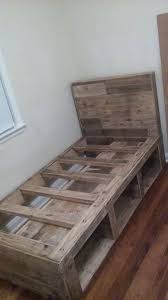 wood pallet bed frame