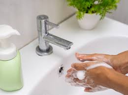 diy moisturizing foaming hand soap for