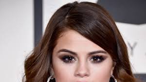 selena gomez lob and winged liner