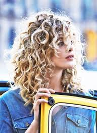 the best haircuts for curly haired beauties