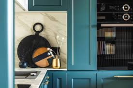 the best paint colors for small kitchens