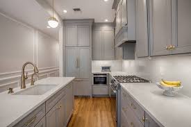 Blue is a bright and cheerful color that can bring a sense of calm to any kitchen. 75 Beautiful Small Kitchen Pictures Ideas June 2021 Houzz