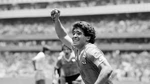 In 1984, maradona played a fundraising match in one of the poorest suburbs of naples to aid a sick child in need of an expensive operation. Diego Maradona Gott Ist Tot Zeit Online