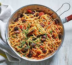 Spaghetti puttanesca recipe | BBC Good Food