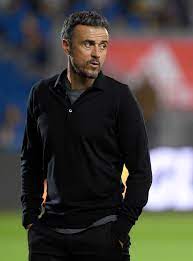 Luis enrique also said he was excited about the return of supporters for the game with portugal, with up to 15,000 fans allowed to attend after madrid's regional government lifted coronavirus. Luis Enrique Robert Moreno Disingkirkan Karena Tidak Loyal Kumparan Com