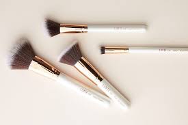 wash your make up brushes living