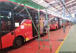 Bus trans semarang koridor iii simpang lima semarang tawang. Tarif Rp 2 000 Dan Rp 4 000 Bus Trans Jateng Kutoarjo Borobudur Akan Segera Diluncurkan