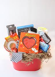 Related items gift idea homemade gifts valentine's day. Valentine S Day Gift Basket For Him Busy Mommy