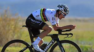Since his professional debut in 2014, alaphilippe has remained loyal to the same team, which is led by patrick lefevere. Cycling News Deceuninck Quickstep S Julian Alaphilippe Could Be Tied Down Until 2024 Eurosport