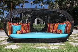 Outdoor daybed with canopy nzymes granules. 10 Outdoor Daybeds For A Lazy Afternoon 1001 Gardens